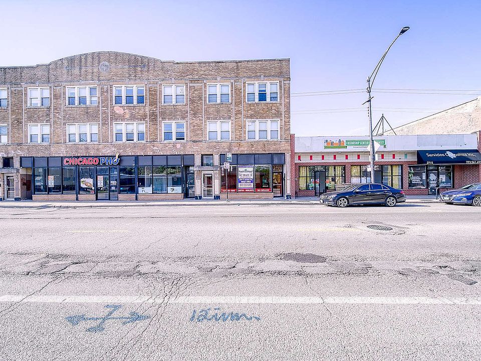 1st image of 2709 W Lawrence Ave #C