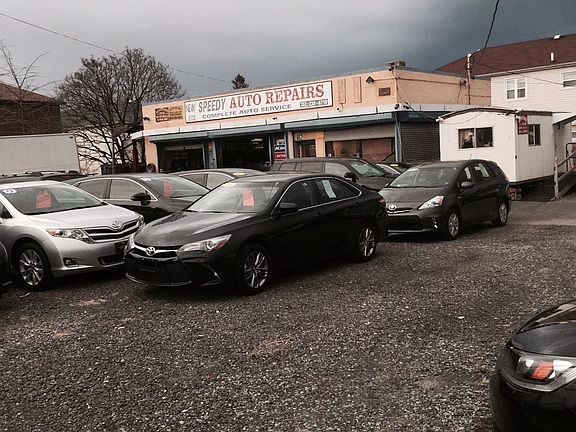 3rd image of 860 Castle Hill Ave