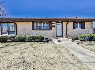 7500 Kenneth Ave, Skokie, IL 60076