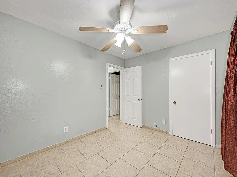 4701 Bandera Rd — Photo 29