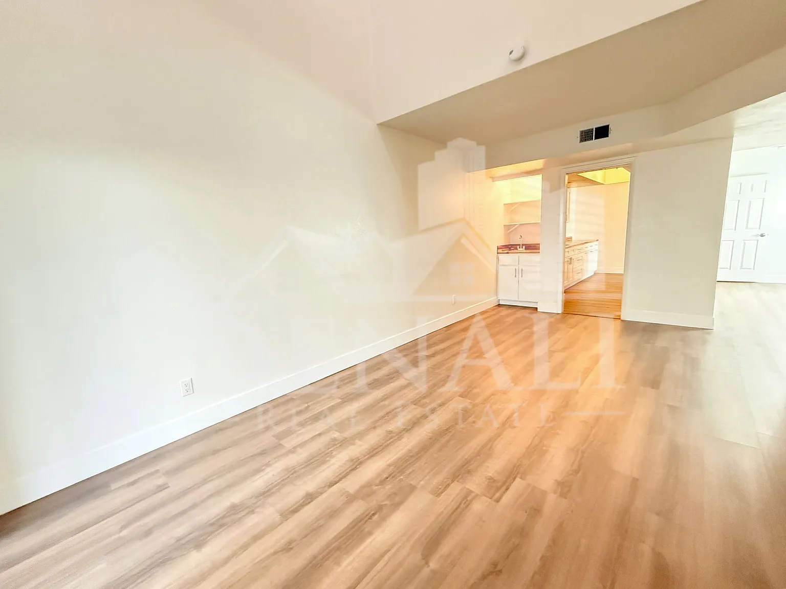 2 bed, 2.0 bath, 1651 sqft, $1,995 — Photo 3