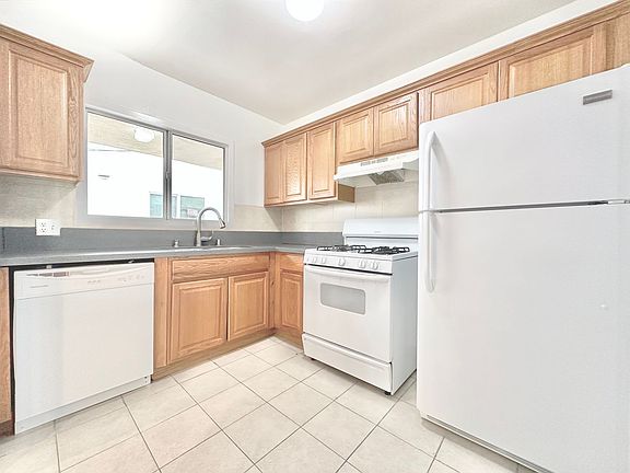 3rd image of 1122 S Shenandoah St APT 2