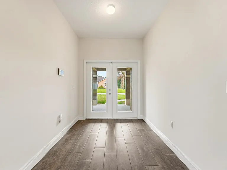 1692 SW Alvaton Ave — Photo 6