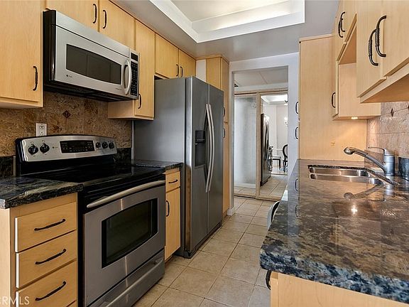 3rd image of 1131 Alta Loma Rd APT 408