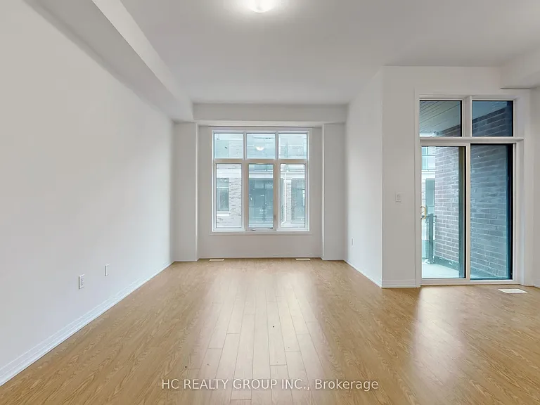 28 Millman Ln — Photo 3
