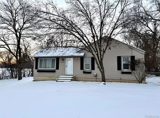 2719 Deland Rd, Waterford, MI 48329