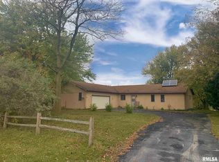 18321 148th Ave W, Taylor Ridge, IL 61284