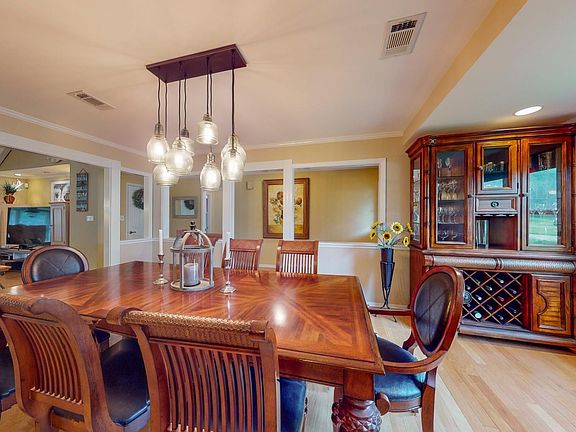 4th image of 3025 Windermere Dr