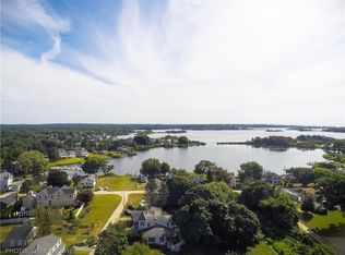 11 Daventry St, Charlestown, RI 02813