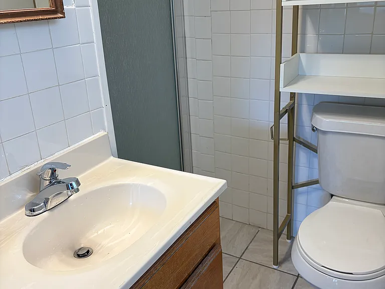 master bedroom bathroom