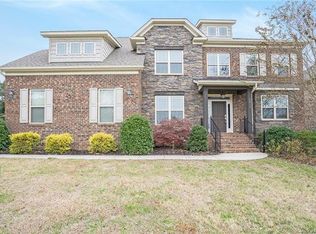 6819 Providence Ln, Charlotte, NC 28226