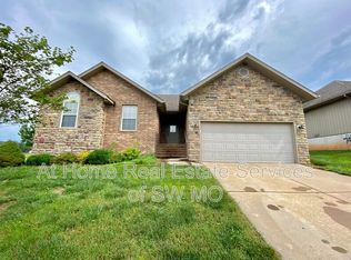 5221 E Blaine St, Springfield, MO 65802