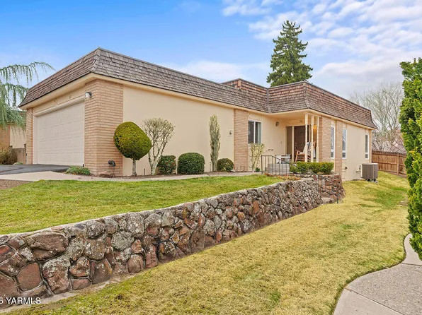 32 Crest Cir, Yakima, WA 98908