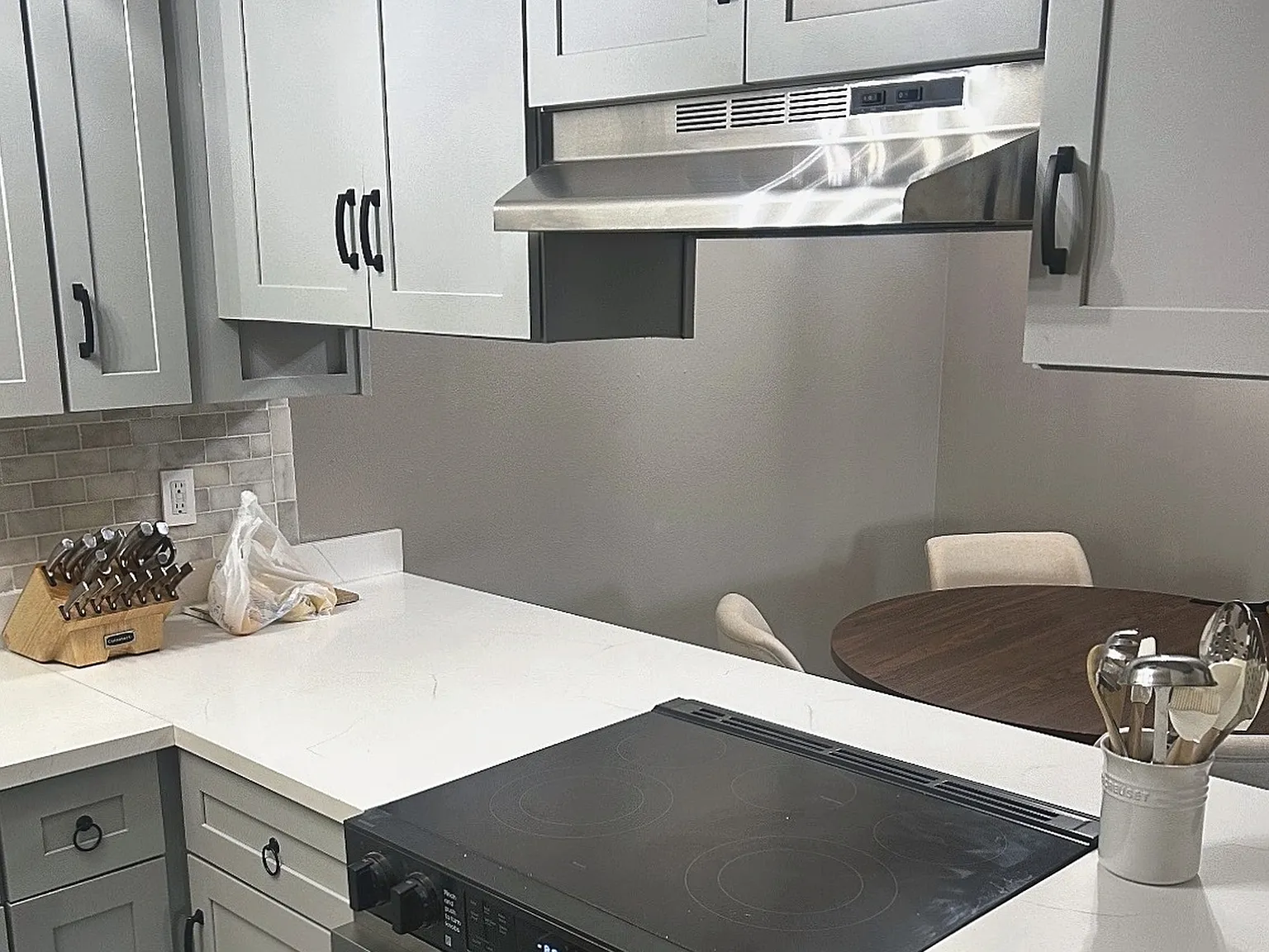 2 bed, 1100 sqft, $1,300 — Photo 2