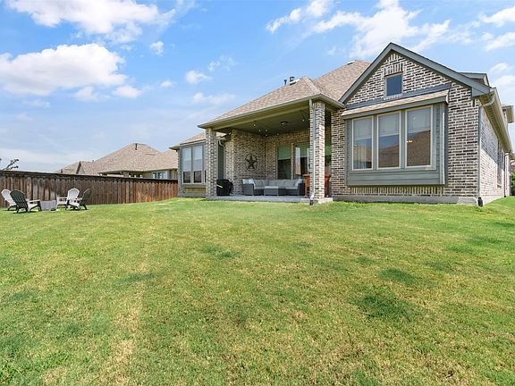 4th image of 1326 Divine Rose Way