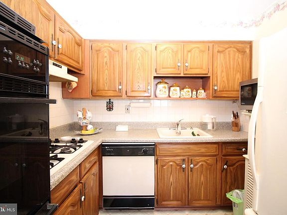 4th image of 3441 Chalfont Dr