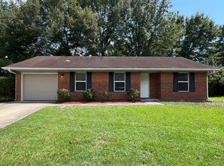 107 Barnsbury Ct, Raeford, NC 28376