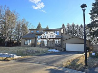 7201 Lookout Ct, Eden Prairie, MN 55346