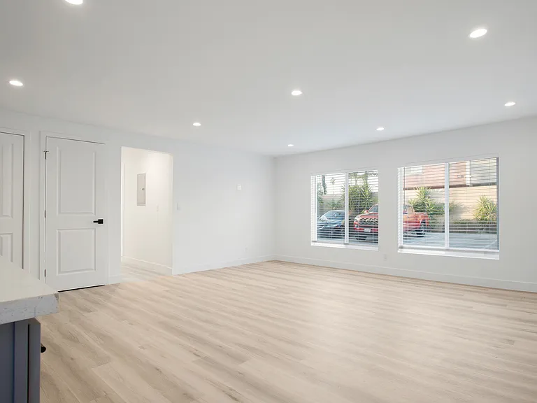 8101 Larson Avenue — Photo 9