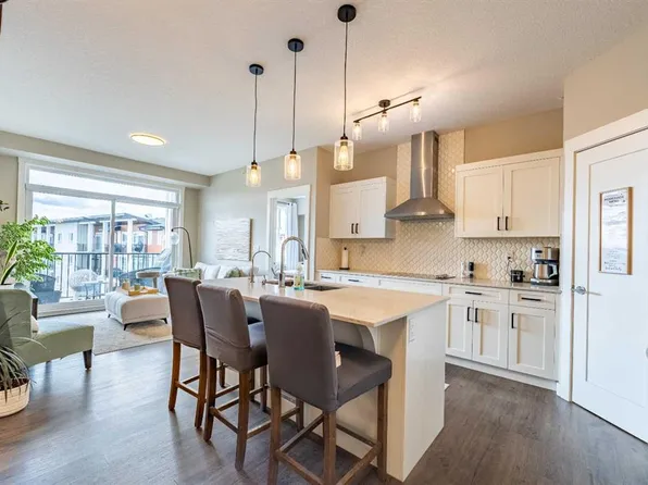 10 Walgrove Walk SE #412, Calgary, AB T2X 4E3