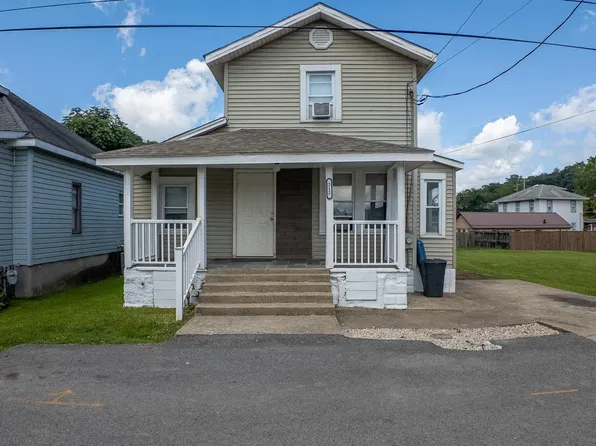212 Hoclar St, Granville, WV 26534