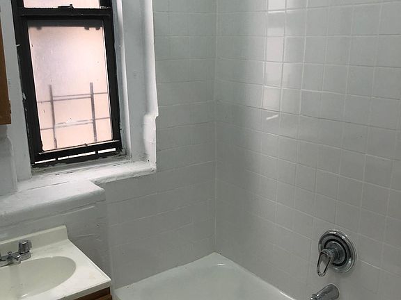 5th image of 2290 University Ave #35