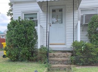 8008 W End Dr, Baltimore, MD 21226
