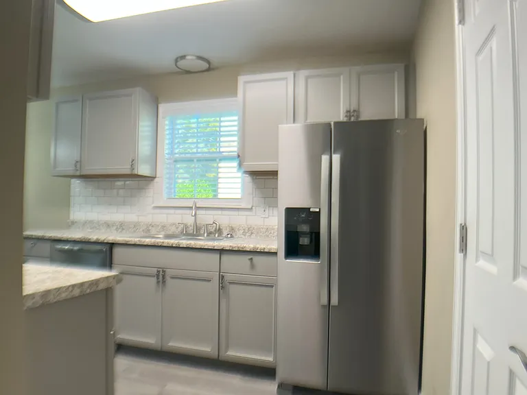 728 Pointe Ct #A — Photo 10