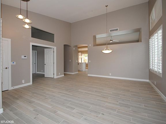 04_14353N99thSt_93_LivingRoomDiningRoom_