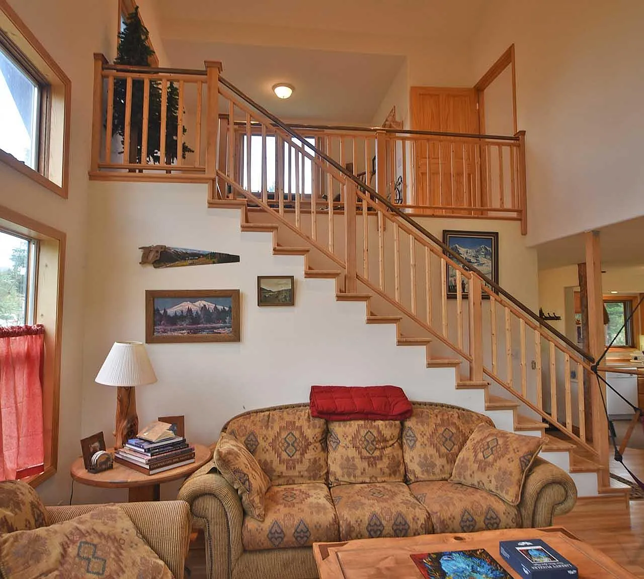 3 bed, 2.5 bath, 2400 sqft, $3,500 — Photo 2