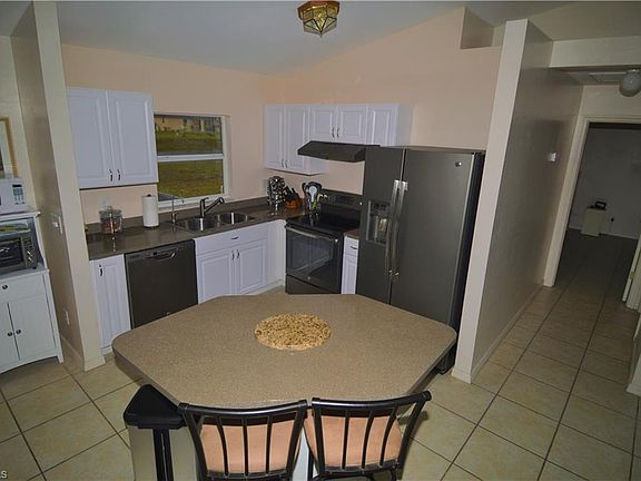 3rd image of 533 Paloma Ave