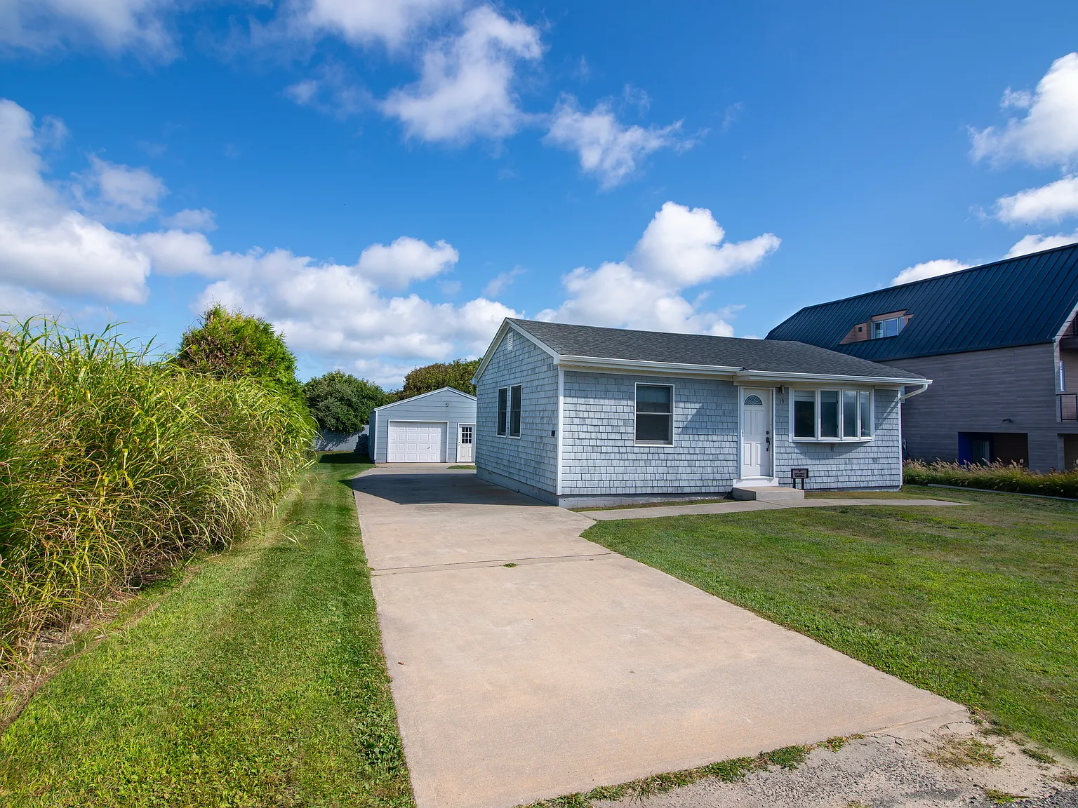 Ditch Plains Beach House Across From The Ocean — Photo 4