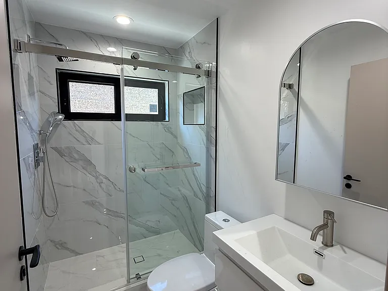 2215 N Naomi St #101 — Photo 7