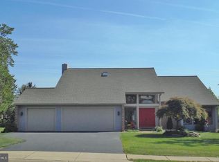 436 E Conestoga St, New Holland, PA 17557