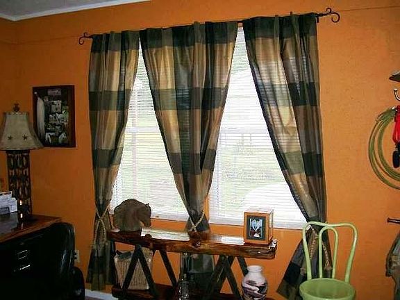 LARGE WINDOW