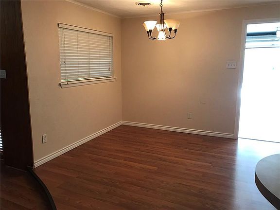 5th image of 3525 Columbine Ln