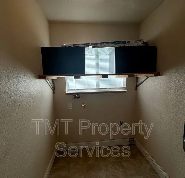 6931 Cobblestone Way — Photo 12