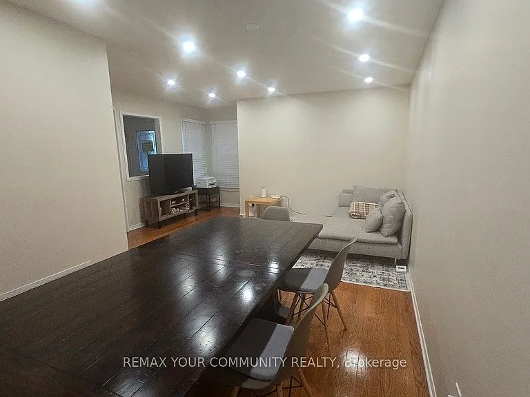 741 Caradonna Cres #25 — Photo 4