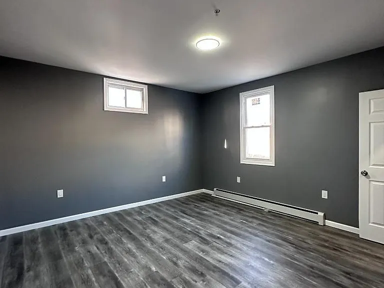 153 Vine St — Photo 10