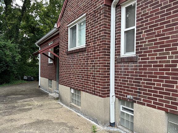 3rd image of 1727 Portman Ave
