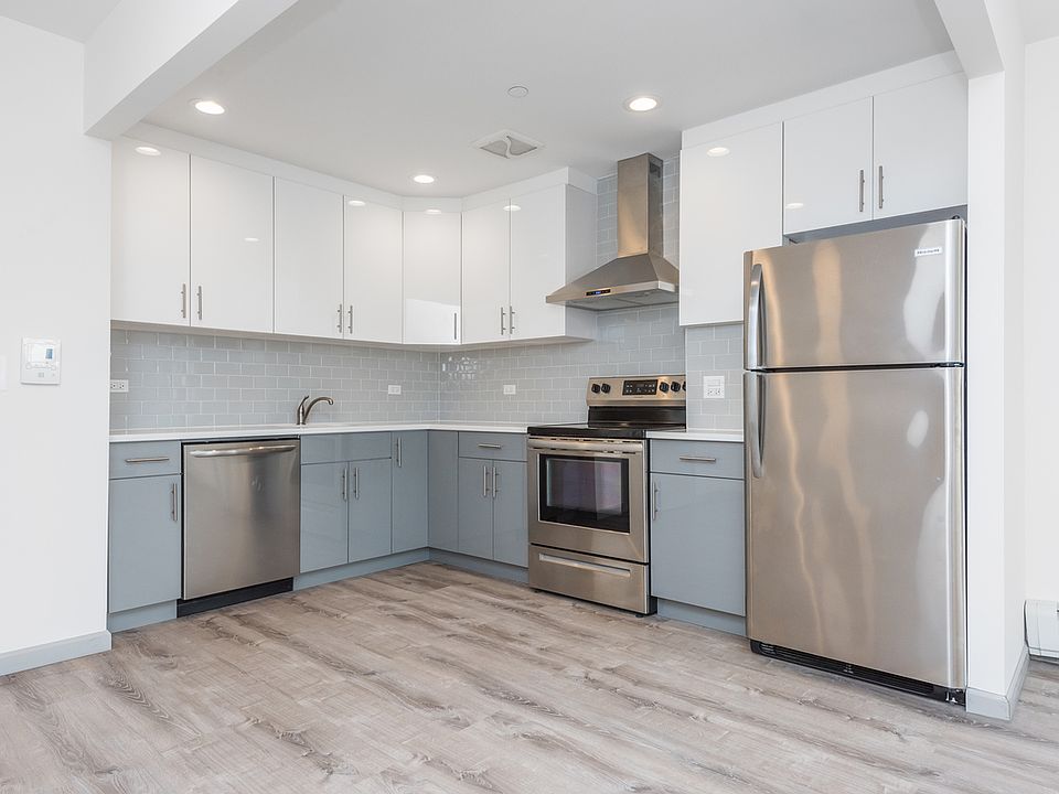 1st image of 14-45 31st Ave #C4