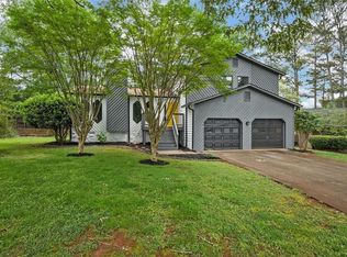 480 Hunters Glen Ct, Lawrenceville, GA 30044