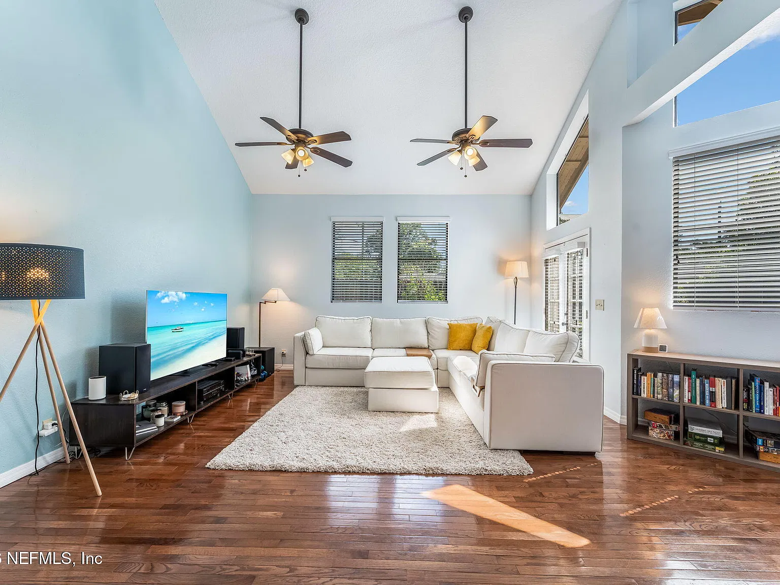 3 bed, 2.0 bath, 1900 sqft, $3,000 — Photo 4