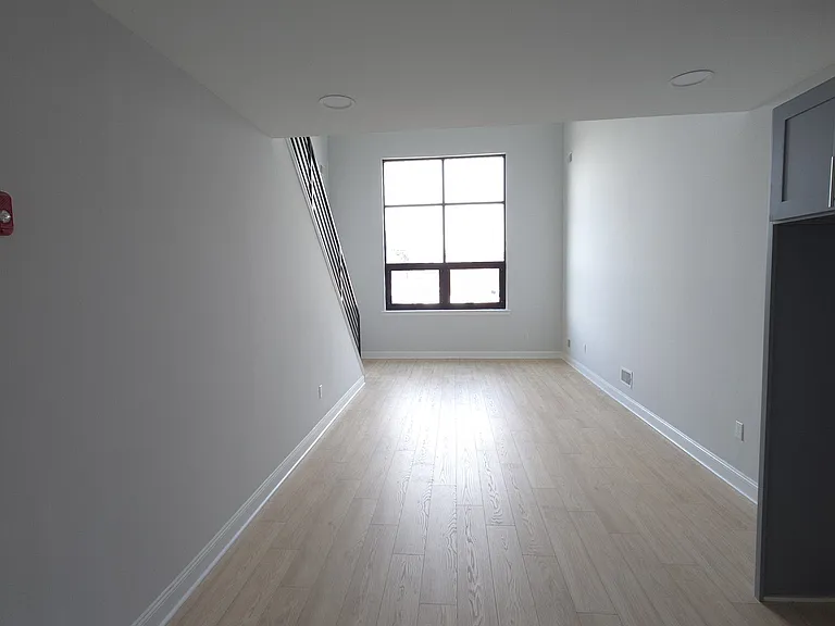 6917 Castor Ave #1F — Photo 8