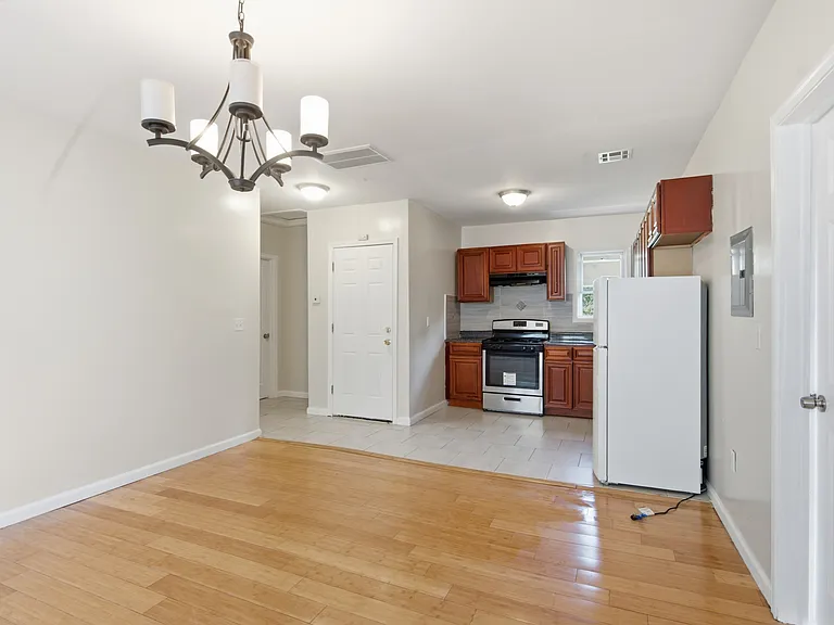 26 Seymour Ave #3 — Photo 10