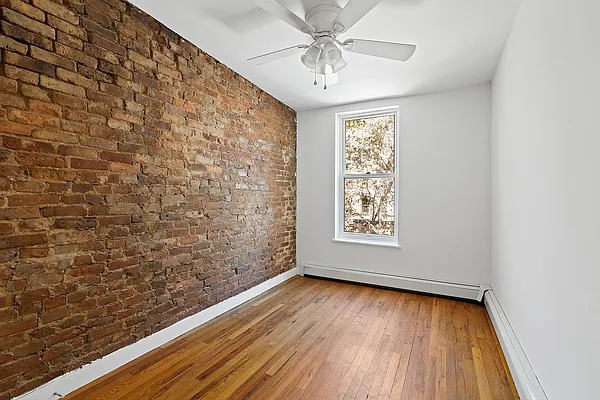 Rented by SERHANT. | media 14