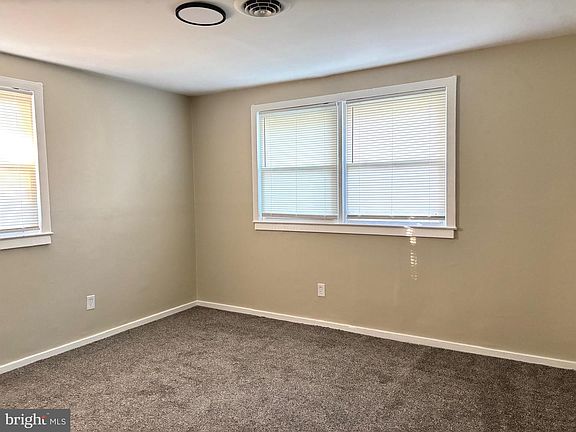 4th image of 197 Kinsley Rd