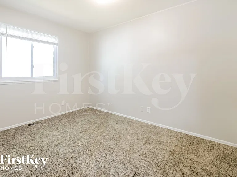 222 Pacific Dr — Photo 11