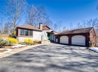 10 Duncaster Rd, Bloomfield, CT 06002