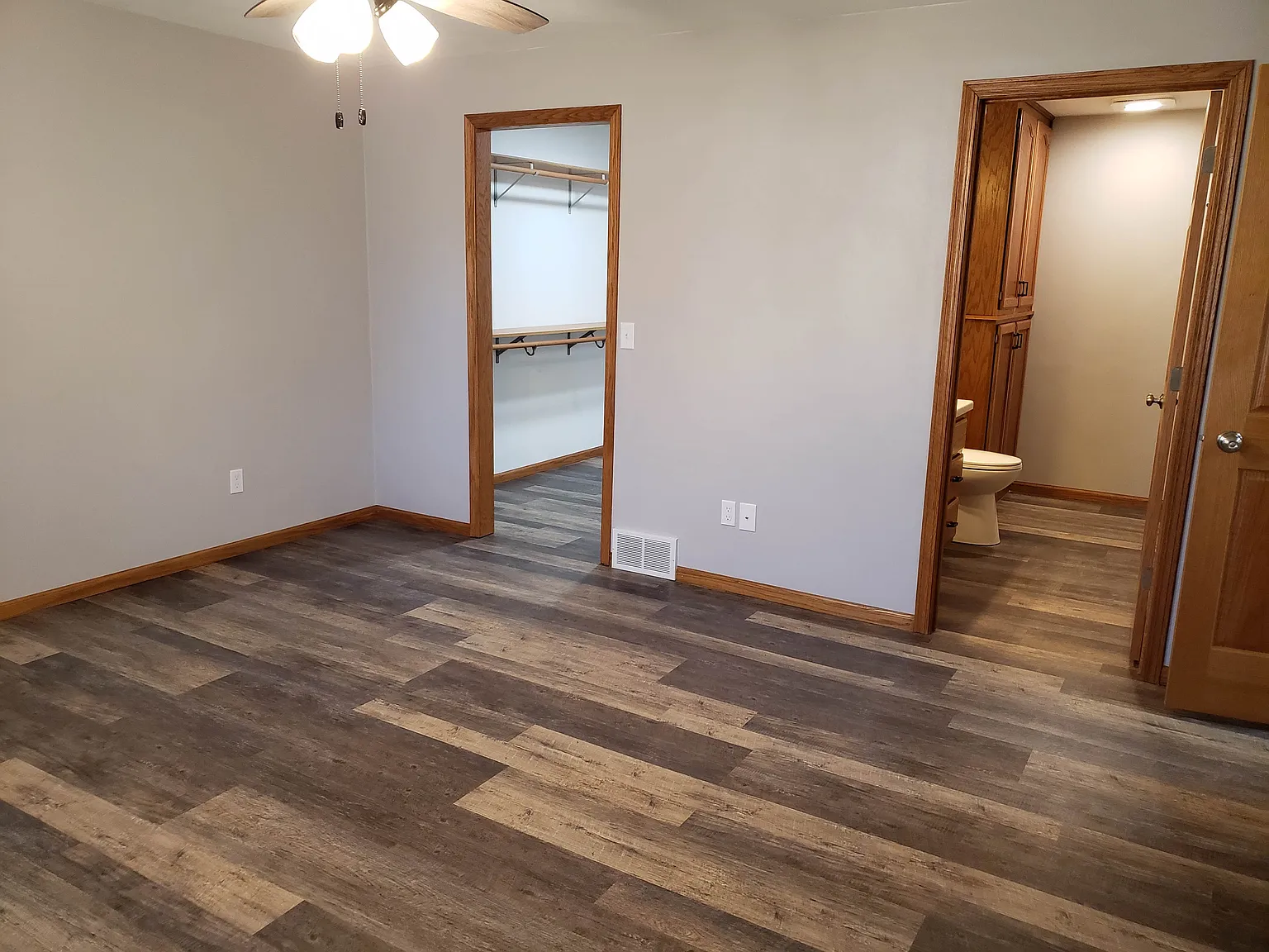 4 bed, 2800 sqft, $2,900 — Photo 2